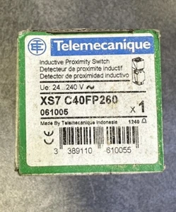 Telemecanique type XS7-C40FP260 Inductive Proximity Switch - Picture 1 of 1