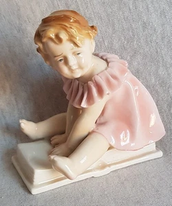 Karl Ens, seltene Jugendstil Figur sitzendes Kleinkind, um 1920, gemarkt - Bild 1 von 10