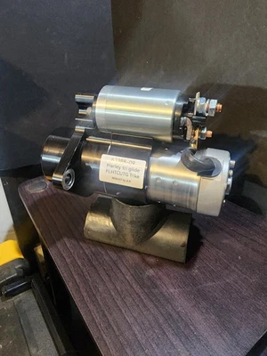 Motor de reversa reconstruido para Harley Tri Glide 83388-09 FLHTCUTG triciclo NEGRO MATE Foto 1 de 2