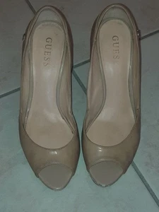 Décolleté Guess open toe usata con parecchi segni di utilizzo - Foto 1 di 17