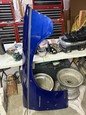 Оригинальное правое переднее крыло для Dodge Challenger 2008 2009 2010 2011 2021 2022 2023 годов выпуска под правую руку - Изображение 1 из 4