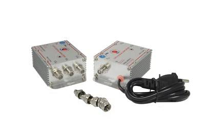 Amplificatore Segnale TV Antenna DVB-T 1 ingresso 3 uscite Sdoppiatore con Presa - Immagine 1 di 3
