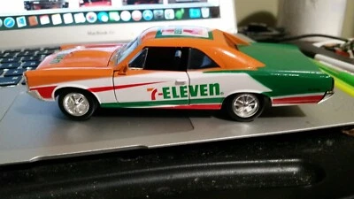 NEW RAY 1:32 SCALE 1966 PONTIAC GTO CAR, 7-ELEVEN PROMO - Image 1 of 4