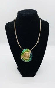 Chico’s Multi Stranded Gold Tone Necklace Green Pendant Adjustable A1 - Picture 1 of 5
