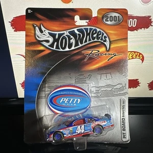 Hot Wheels 2001 Racing #44 Richard Petty Pit Board Race Car  - Picture 1 of 6