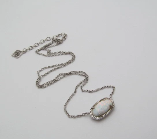 Collar de cadena Kendra Scott Elisa plata piedra ópalo blanco Foto 1 de 1