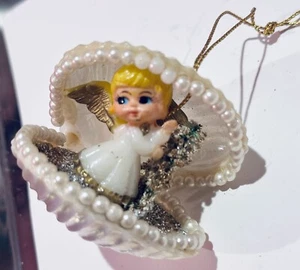 Vintage MCM 1950s Iridescent Clam She’ll With Angel & Christmas Tree Inside - Picture 1 of 15
