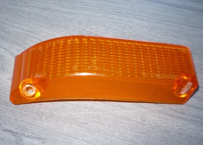 FORD CAPRI MK FACELIFT FRONT INDICATOR LENS. RHS. 72EG  13328AA. VERY GOOD COND - Image 1 of 4