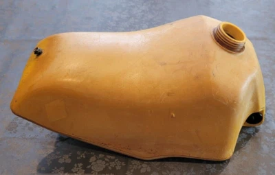 Винтажный оригинальный производитель 81-83 Suzuki RM 125 топливный бак бензиновый резервуар бензобак желтый RM125 - Изображение 1 из 4