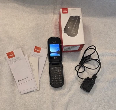 LG Revere 3 VN170 - Black (Verizon) Page Plus 3G Camera Flip Cell Phone - Image 1 of 4