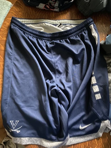 Nike Virginia Basketball Men’s XL Team Issued Practice Shorts Cover