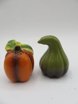 Juego de coctelera de sal y pimienta de cerámica calabaza verde calabaza naranja quemada Foto 1 de 4