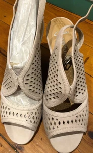 New. Ladies Clarks Softwear Driftwood Sandals Ski Pass. Size UK 8 - Picture 1 of 4