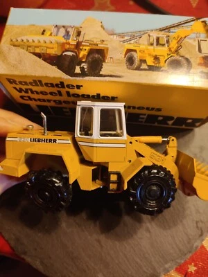liebherr L531 Modell 1:50 Radlader - Bild 1 von 4