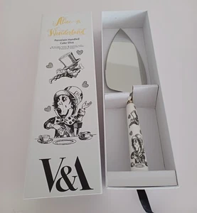 Victoria & Albert Alice in Wonderland Porcelain Handled Cake Slice - Picture 1 of 7