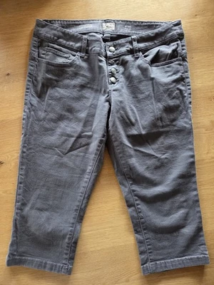 QS s.Oliver Catie Damen Bermuda Shorts Hose Jeans Grau Anthrazit Gr. 40 - Bild 1 von 2