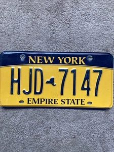 Expired New York “Empire State ” License Plate - HJD 7147 - Nice! - Picture 1 of 2