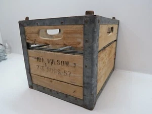 ANTIGUA CAJA DE LECHE DE MADERA IRA WILSON 7-& SONS - 1957 (MC769C) - Imagen 1 de 10