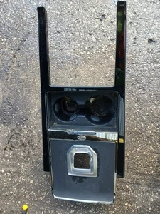 RANGE ROVER EVOQUE L551 MITTELKONSOLE GETRÄNKEHALTER VERKLEIDUNG GLANZ SCHWARZ AB 2019 ~ - Bild 1 von 2