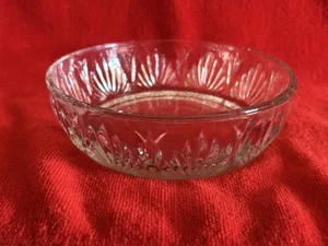 Avon Glass Candy Dish 6 inch Pre-Owned MINT - Picture 1 of 5