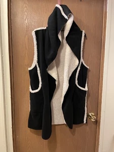 Hue Sherpa Lined Hooded Vest W/ Pockets Black/Natural White S/Med Warm Washable - Picture 1 of 9