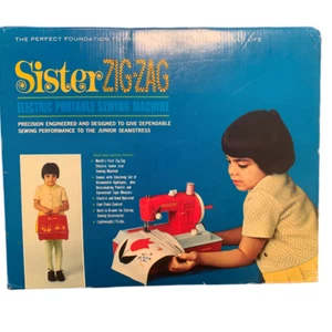 Máquina de coser eléctrica vintage nueva en caja Sister Zig Zag roja para niños ¡hecha en Japón! - Imagen 1 de 4