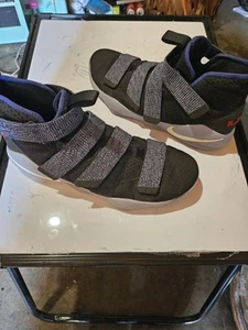 Nike LEBRON SOLDIER XI 11 College Navy Blue 897644-401 Men size 13 Basketball - Picture 1 of 5