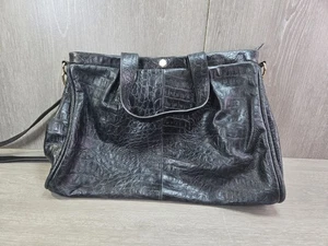Bolso de Mano Lodis Grande Cuero Negro Cocodrilo Repujado - Imagen 1 de 20
