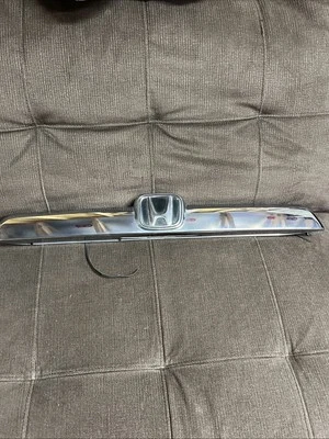 Honda CR-V CRV 2007-2011 puerta levadiza/portón cromo adorno 74890-SWA OEM Foto 1 de 4