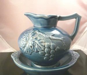 VINTAGE 1960'S PITCHER WASH & BOWL SET - GRAPEVINE PATTERN - BLUE-MADE IN JAPAN - Picture 1 of 11