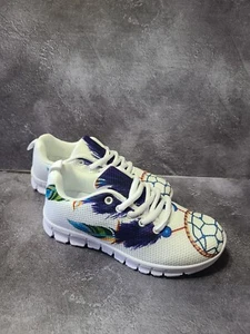 Tenis para mujer Dream Catcher blancas con diseño de plumas atrapasueños talla 5 NUEVAS - Imagen 1 de 7