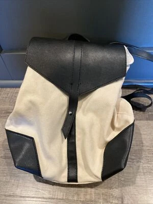 DEUX LUX MOCHILA DE LONA BOLSO DE MANO con CORREAS AJUSTABLES DE CUERO VEGANO NEGRO  Foto 1 de 4