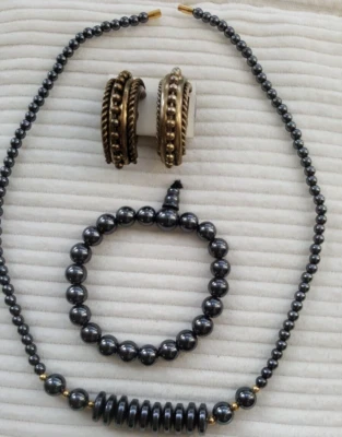 Kette, Armband Perlen silbergrau und Ohrringe (Creolen) gold fast neu - Bild 1 von 4