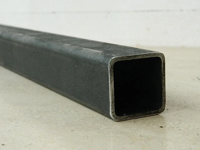 PROFILO BARRA QUADRA SCATOLARE TUBO FERRO ACCIAIO NERO TUBOLARE 20X20X2 - Immagine 1 di 1