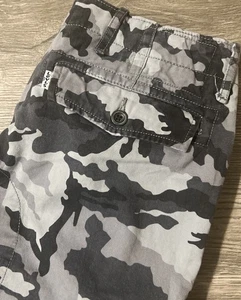 Levi’s Ace Cargo Black Camouflage Straight Leg Pants Size 31x32 (31x30) - Picture 1 of 12