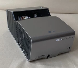 LG Electronics PH450UG LED Ultra Krótki rzut Przenośny projektor Kino domowe - Zdjęcie 1 z 4