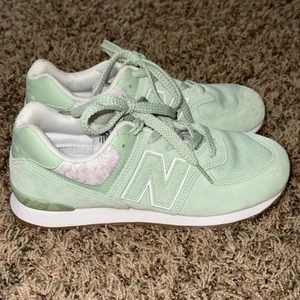 New Balance 574 Big Kid's Shoes Green-White GC574WK1 Avocado Gum Size 4 - Picture 1 of 8