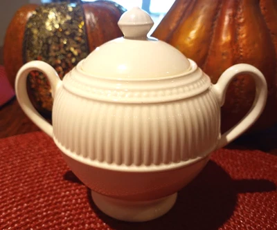 Azucarero cubierto con costillas y puntos crema LN Wedgwood WINDSOR 5" (86A) Foto 1 de 4
