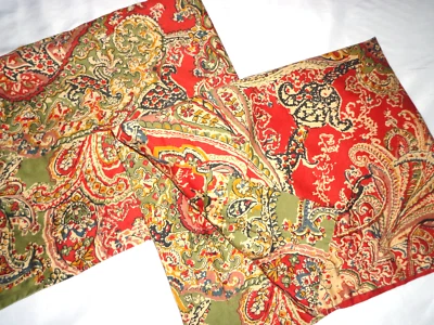 POTTERY BARN SIENNA RED GREEN PAISLEY SATEEN (2) STANDARD PILLOWCASES 20X27 - Image 1 of 4