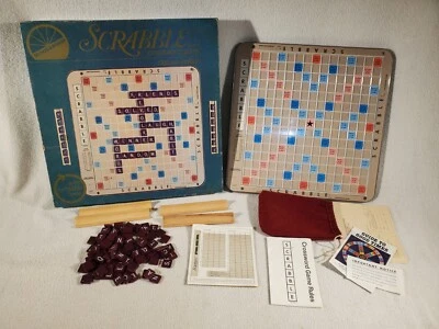 Vtg 1977 SCRABBLE Deluxe Rotating Turntable Selchow Righter 100% Complete - Image 1 of 4