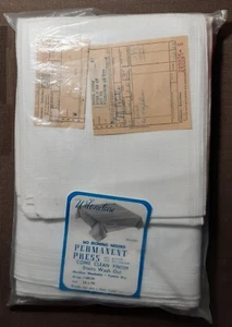 Vintage 1968 WILENDURE White TABLECLOTH & 6 NAPKINS~Never Used~GIMBELS Milwaukee - Picture 1 of 7