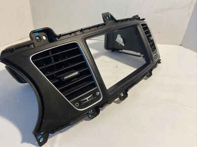 2013 - 2016 Kia Cadenza Radio Screen Bezel Trim Vents Panel 84740-3RAB0 - Image 1 of 4