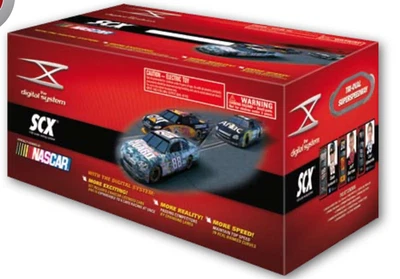 SCX Maßstab 1:32 Digital Nascar 3 Autorennen Set - Neu - Bild 1 von 4