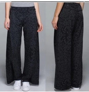 LULULEMON Forward Fold Wide Leg Pants Trouser Animal Swirl Grey Black Size 8 - Picture 1 of 9