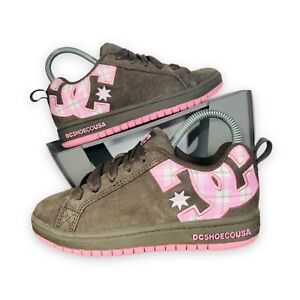 DC Shoes Court Graffik Skate Shoes Brown Suede / Pink Youth 1.5