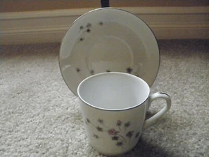 FINE CHINA VINTAGE ,FLOWERS , SAUCER AND CUP,SUMMIT,JAPAN - Picture 1 of 9