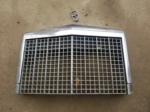 1980- 83 LINCOLN MARK VI GRILL/GRILLE insert BARS OEM USED 1981 1982 - Picture 1 of 3