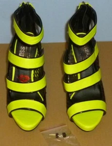 Red Kiss Queen Dream Yellow Platform Size 7 with 5" Heels - Picture 1 of 5