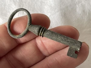 Chiave scheletro ferro metallo vintage ~ 5,5 cm di lunghezza (circa) #5-329 - Foto 1 di 5