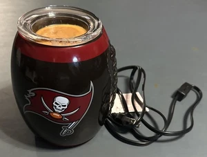 Scentsy Tampa Bay Buccaneers Warmer w/ Gridiron Wax Bar NFL - Picture 1 of 3